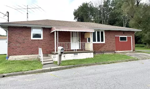 50 Center St, Mcadoo, PA 18237