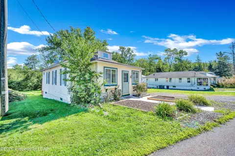 124 Old Lake Rd, Dallas, PA 18612