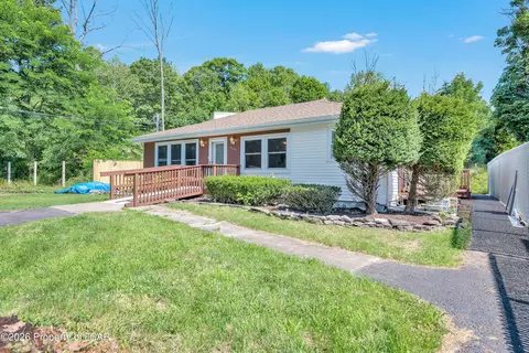 4647 Memorial Hwy, Harveys Lake, PA 18618