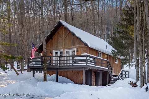 60 Vacation Dr, White Haven, PA 18661