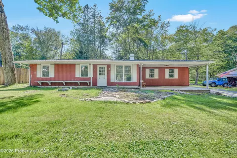 58 Westwood Blvd, Gouldsboro, PA 18424