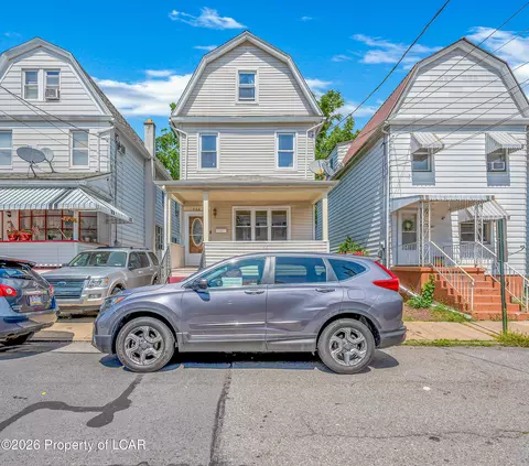 266 Poplar St, Wilkes-barre, PA 18702