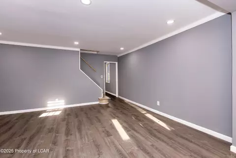 Living - 32 E Stanton St, Plains, PA 18705 photo 7 of 9