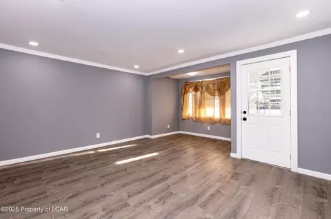 Living - 32 E Stanton St, Plains, PA 18705 photo 5 of 9