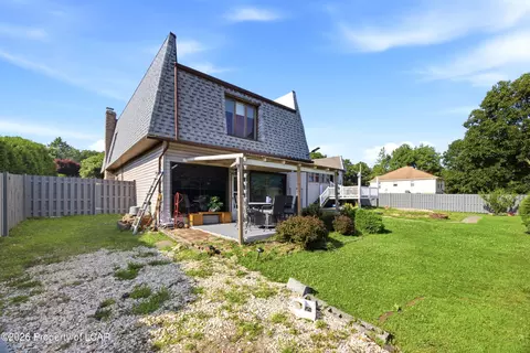 Exterior - 1002 E 9th St, Hazle Township, PA 18201 photo 6 of 9