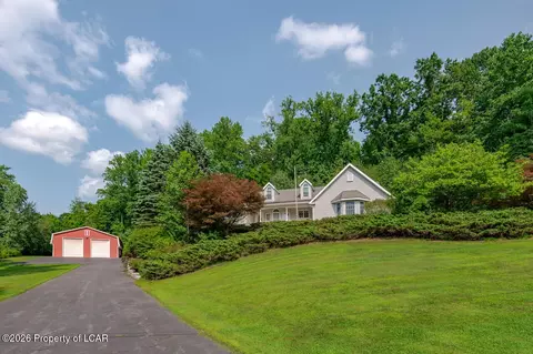 119 Midland Dr, Dallas, PA 18612