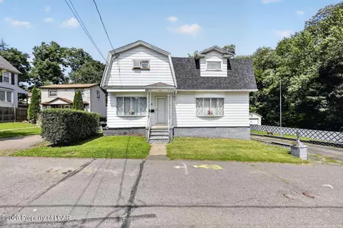 26 Crow St, Plains, PA 18705