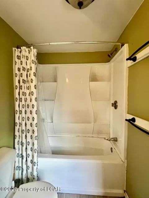 Bath - 27 Shaver Ave, Shavertown, PA 18708 photo 4 of 5