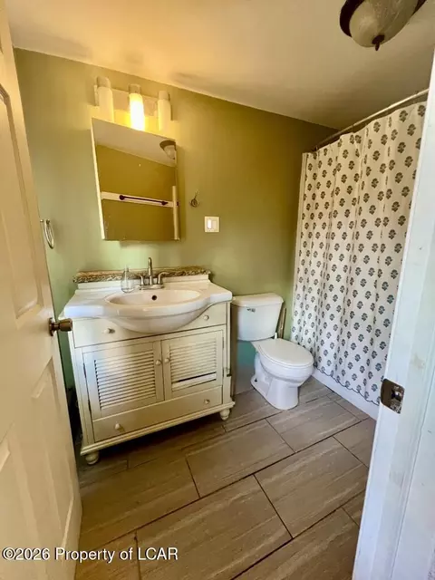 Bath - 27 Shaver Ave, Shavertown, PA 18708 photo 5 of 5