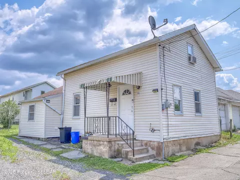 326 Neptune Pl, Scranton, PA 18505