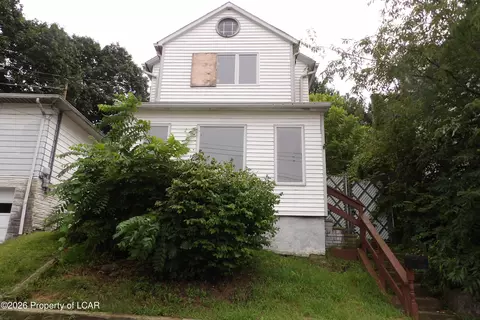1008 Ridge St, Hanover Township, PA 18706