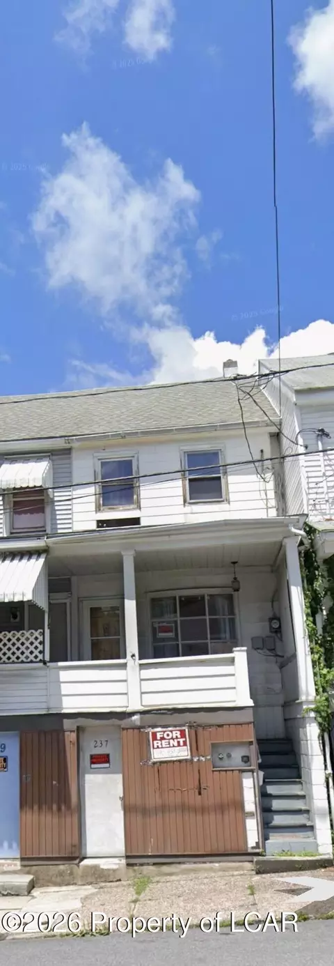 237 W Patterson St, Lansford, PA 18232