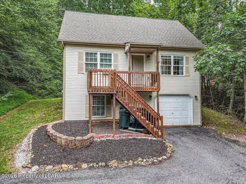 93 Edge Rock Dr, Drums, PA 18222