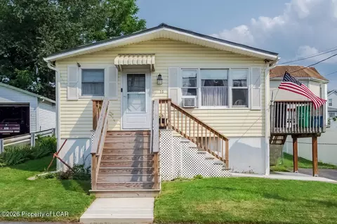 16 Bailey St, Plains, PA 18705