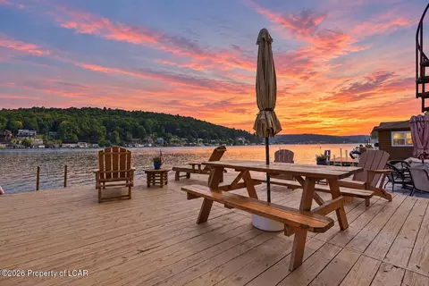 1428 Lakeside Dr, Harveys Lake, PA 18618