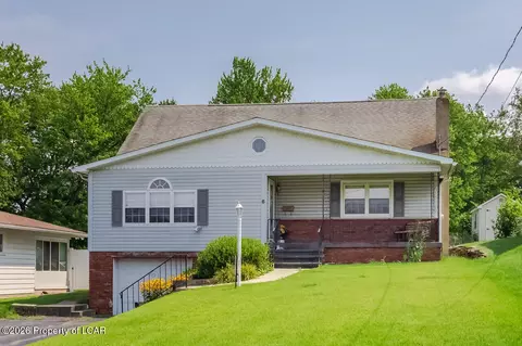6 Ash St, Dupont, PA 18641