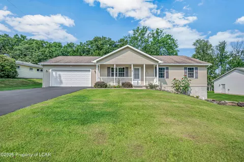 38 Lee Ave, Mountain Top, PA 18707