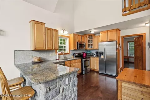 Kitchen - 16 Delaware Dr, Hazleton, PA 18202 photo 2 of 3