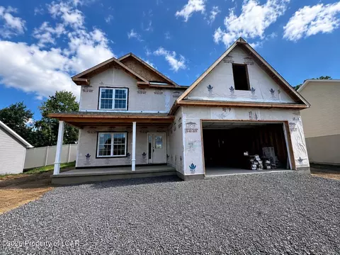519 Wisteria Dr, Moosic, PA 18507
