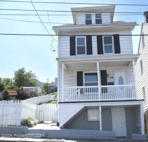 238 Broad St, Saint Clair, PA 17970