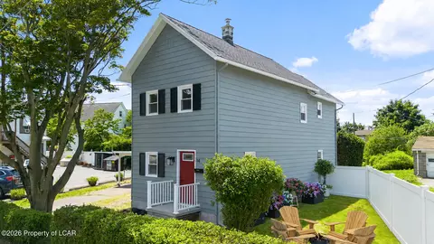 14 Hughes St, Kingston, PA 18704