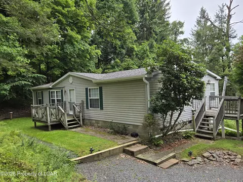 35 Trolley Hill Rd, Harveys Lake, PA 18618