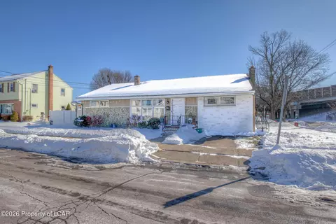 785 Floralon Dr, Kingston, PA 18704