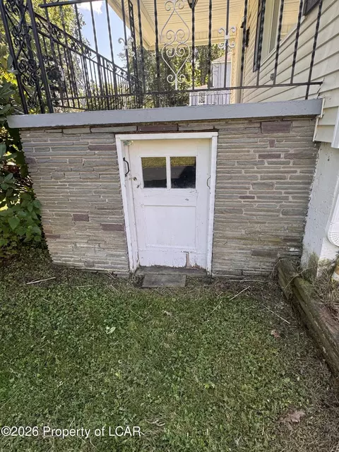 Exterior - 164 Hillcrest Ave, Shavertown, PA 18708 photo 9 of 14