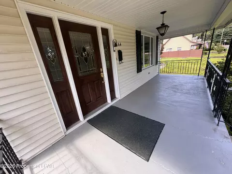 Exterior - 164 Hillcrest Ave, Shavertown, PA 18708 photo 4 of 14