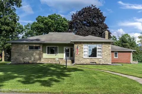 12 Beech St, Mountain Top, PA 18707