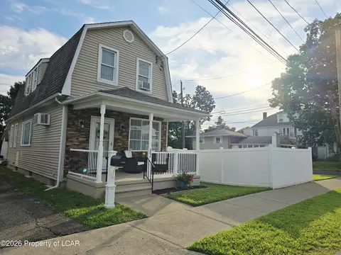 282 Riverside Dr, Wilkes-barre, PA 18702
