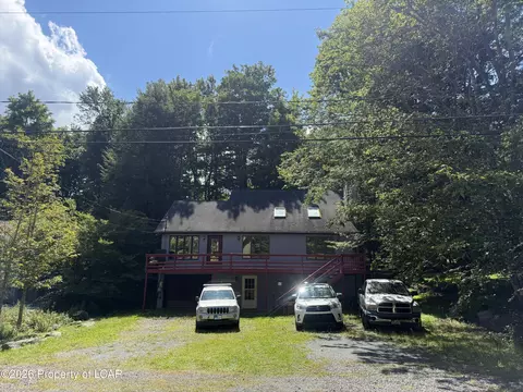 838 Wildwood Ter, Hamlin, PA 18427