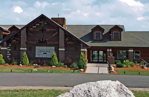 010 Peace Pipe Dr, Hazleton, PA 18202 photo 2