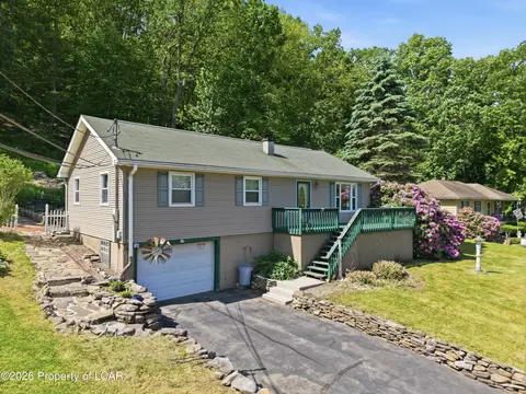 396 State Route 93, Sugarloaf, PA 18249