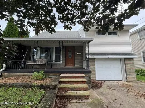 802 Floralon Dr, Kingston, PA 18704