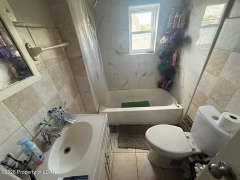 Bath - 217 E Chestnut St, Hazleton, PA 18201 photo 2 of 3