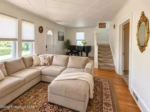 Living - 101 Ridge St, Shavertown, PA 18708 photo 2 of 3