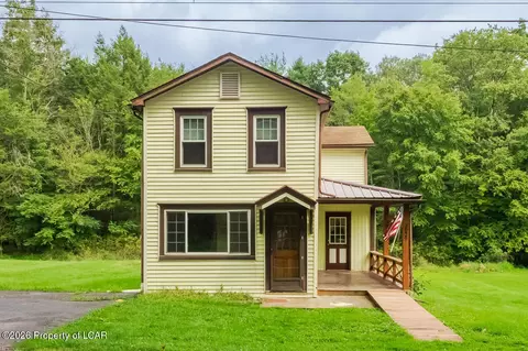 3029 Lower Demunds Rd, Dallas, PA 18612