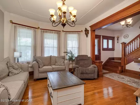 Living - 207 N Main St, Shavertown, PA 18708 photo 1 of 2