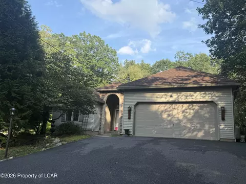 124 Debbie Dr, Drums, PA 18222