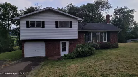38 Wyndgate Blvd, Drums, PA 18222