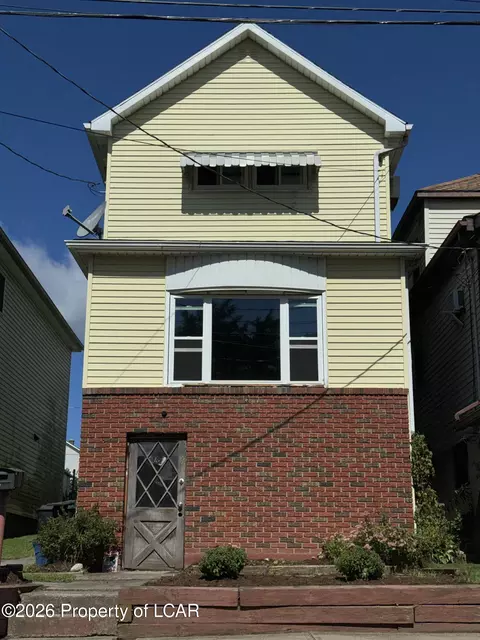 350 E Field St, Nanticoke, PA 18634