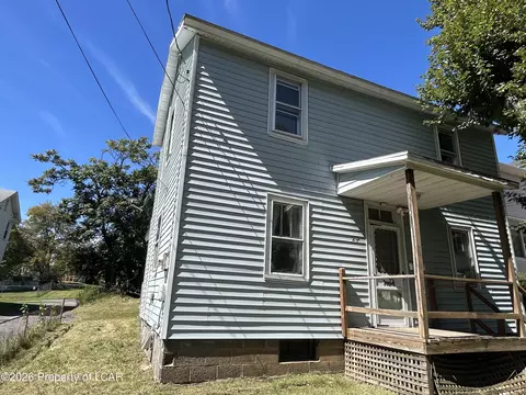 24 Delaware St, Wilkes Barre, PA 18705