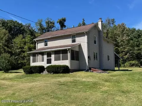 133 Maple Tree Rd, Dallas, PA 18612