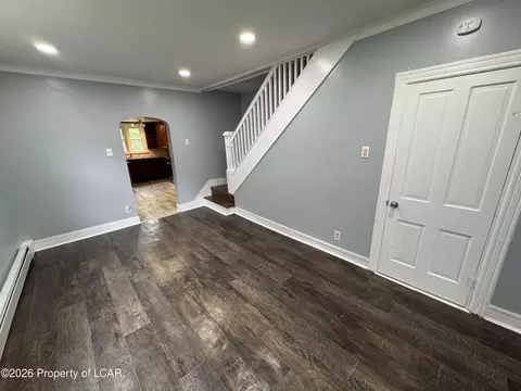 Living - 42-44 E Pine St, Sheppton, PA 18248 photo 13 of 17
