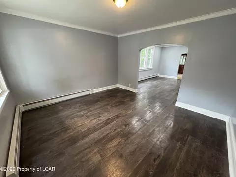 Living - 42-44 E Pine St, Sheppton, PA 18248 photo 16 of 17
