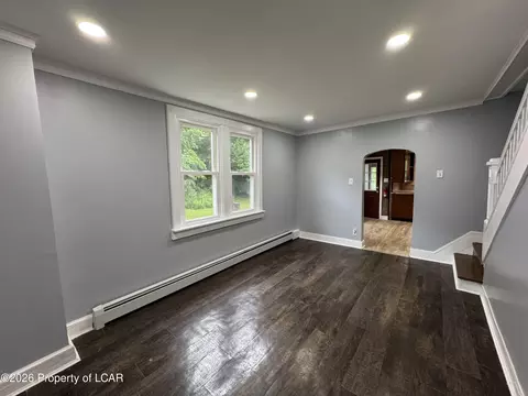 Living - 42-44 E Pine St, Sheppton, PA 18248 photo 12 of 17