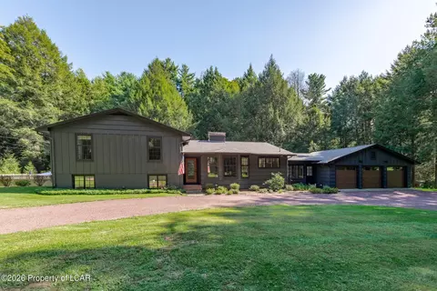 11 Hedge Rd, Bear Creek Village, PA 18602
