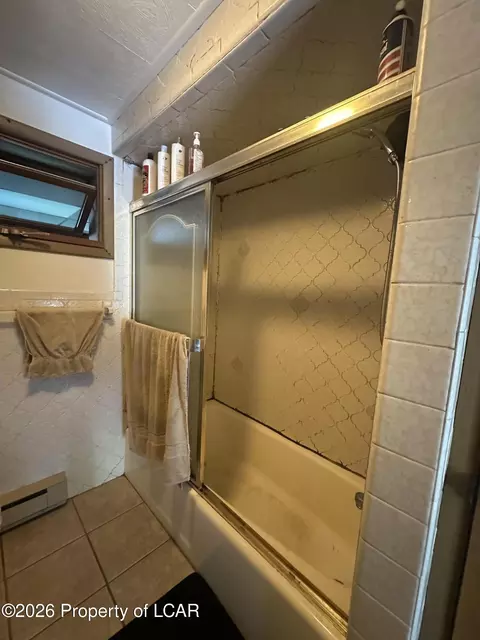 Bath - 115 E 11th St, Hazleton, PA 18201 photo 5 of 5