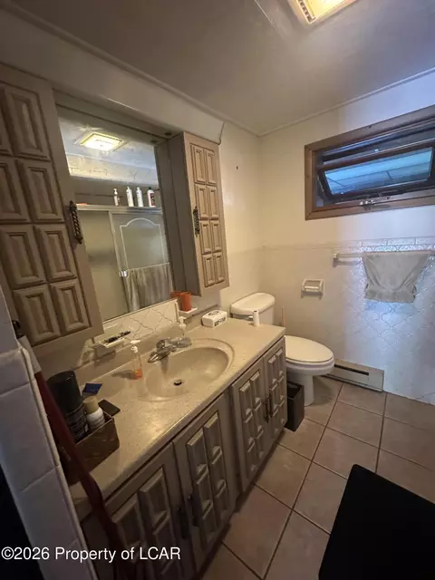 Bath - 115 E 11th St, Hazleton, PA 18201 photo 4 of 5